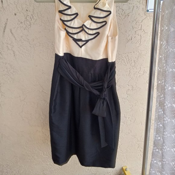 Evan Picone Women's Sz 12 Dress Ruffle Neck Bow Waist Ivory/Black 8 Medium - Picture 5 of 6